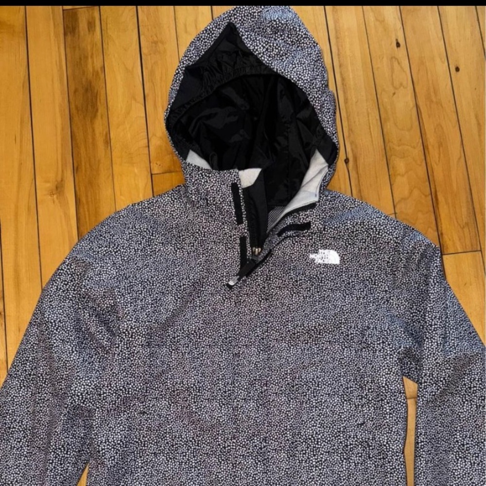 Kids Large The North Face jacket excellent condition no flaws super cute